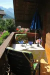Small apartment 2-4 pers, wooden log cabin, cozy, quiet, sunny, close to the center