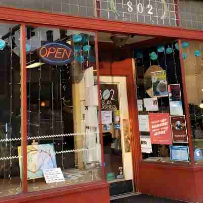 Pittsburgh #GoadLife - Local Art - Family/Dog/Business Friendly - Patio BBQ Hotel Exterior