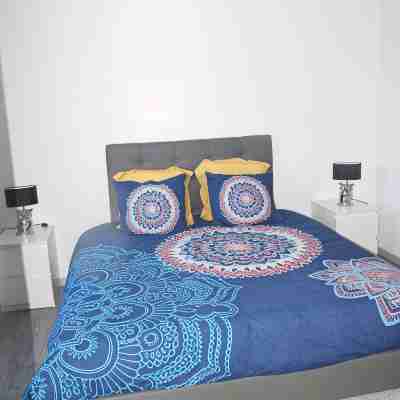 Newly renovated apartment in manor house, very close to town center Rooms