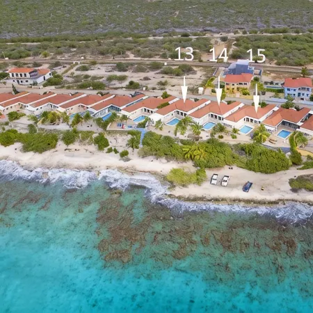 Tropical oceanfront villa, full AC, private pool, great diving and snorkeling