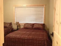 5 Bedroom House Sleeps 20 - Year round access!! - 샬레 호텔