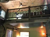 Secluded treehouse with indoor fireplace - 3-Star