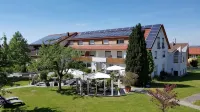 Landhotel Sonnenhalde - parking