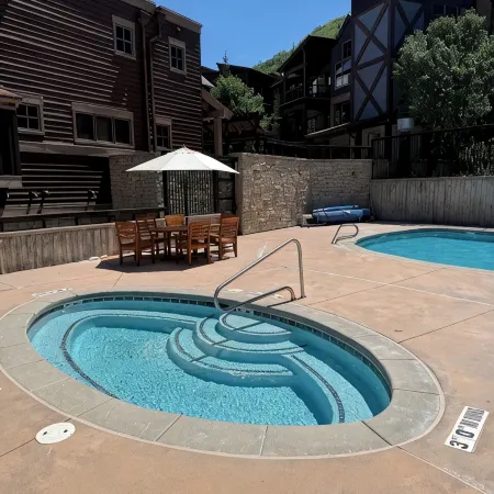 Private Hot Tub Hiking Biking Pool Gym Golf