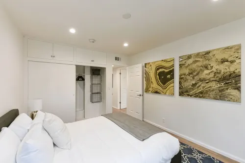 Modern 2/2 Glendale Condo, Parking, Washer/Dryer - 3 stjerner