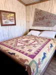 Lawrence's Llano River Tiny Haus #1 - Chalets