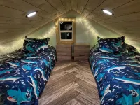 All Year Retreat - Indoor Heated Pool, Beach, Game & Movie Cottage, Sleeps 21 - 4-Star