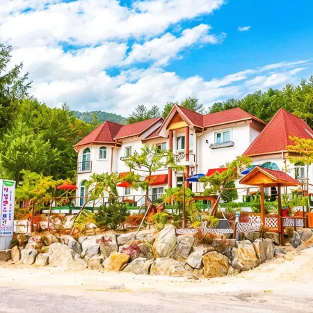 Pocheon Island Pension Отели рядом с достопримечательностью «Библиотека «Кальмаль»»