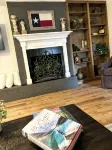 Charming 4-bedroom house with WiFi and “stock tank” pool in beautiful Georgetown