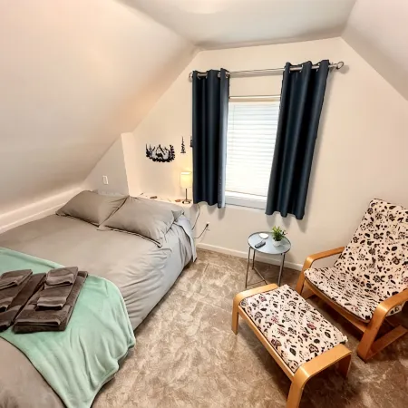 Big Bear: Spacious 4-Bedroom Near the Ocean