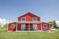 Red Barn Retreat in the Heart of Bloomington - 3-Star