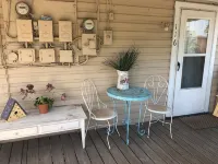 Pretty Little Apt by the Train II - 3-Star