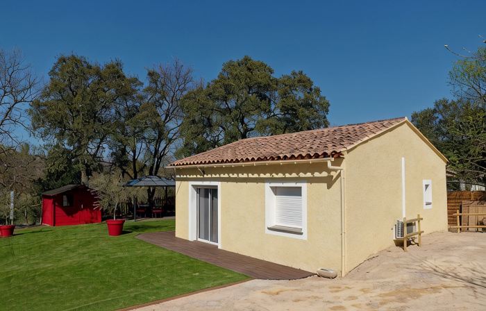 Pretty bungalow in Le Luc-En-Provence