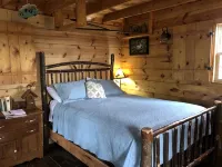 The Camp Cabin at Darst-Myers Hallstead - Homestays
