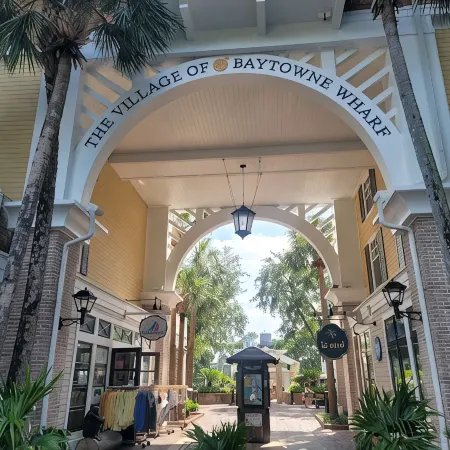 1Br Baytowne Wharf Condo - Pool, Beach Tram, Spacious Balcony, Washer/Dryer