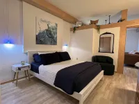 Top-Floor European Village Condo-Near Ocean Beaches & Dining - balcon