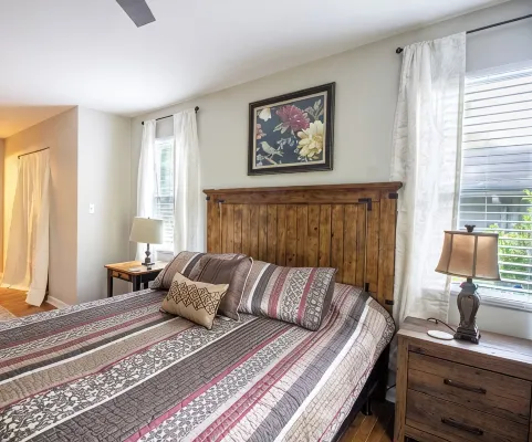 Brilliance of Bradshaw! 10 min from Downtown Knoxville! - Bungalows