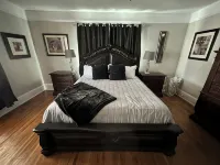 Charm on Main Street - Homestays