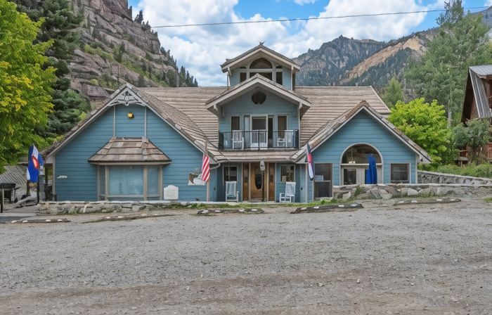 Black Bear Manor