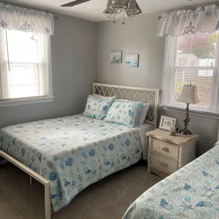 Charming 3-bedroom cottage with WiFi, AC in enjoyable North Cape May NJ