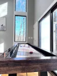 Modern Spacious Retreat right next to Purdue & Nature, full size 14-game Arcade! - Wifi