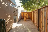 Cozy Casa. 1 mile from the beach/downtown. - 4-Star