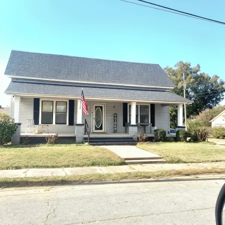 Bison Hall 7, no cleaning fee, near court square