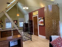 Lovely private Carriage House on Historic Property - Homestay