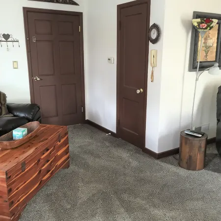 Main Floor 2 Bedroom, 1 Bath, Easy Walk to Mayo Clinic, Trails, Parks, Shopping