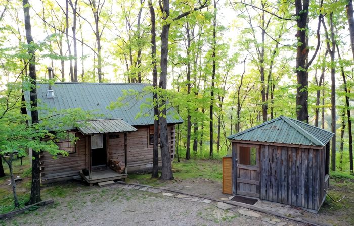 Couples Getaway Near Hot Springs-Jacuzzi and Hot Tub Overlooking Mountains!