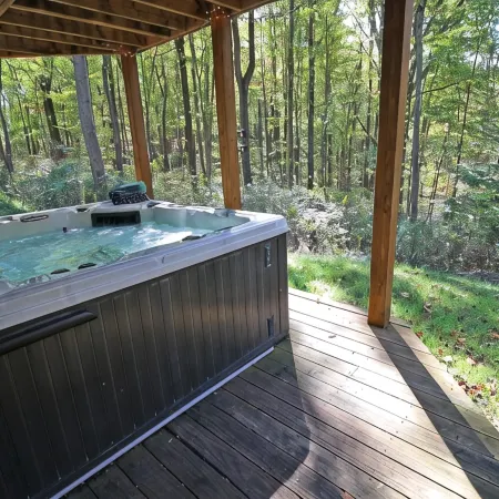 Gorgeous Starry Knight Lodge next to the Hocking Hills State Forest; Sleeps 12