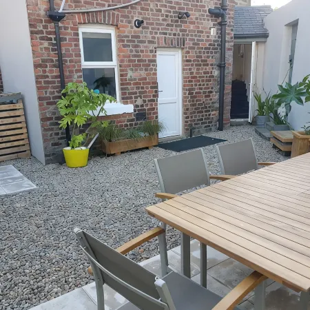 Superking beds, spacious and comfortable ground floor apartment near town centre