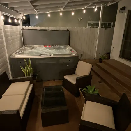 Steps to 2nd Street Dining and Shopping, Entire House In Belmont Shore