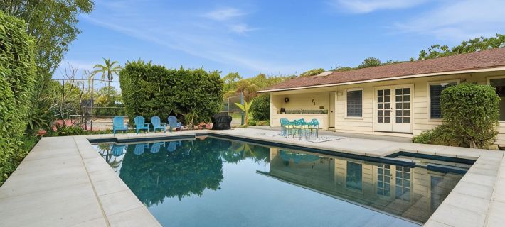 Pool, Foosball, Pool Table, Basketball Family Friendly, blocks from the beach! Hotels in La Jolla