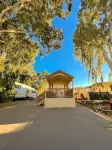 Stylish Oasis Tiny Home Pool Hot Tub Pickleball Bullhead City 10 min to Laughlin - 4 estrellas