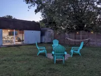 Relaxing 2 bedroom cottage w/ hot tub and air hockey/ping pong table - 4-Star