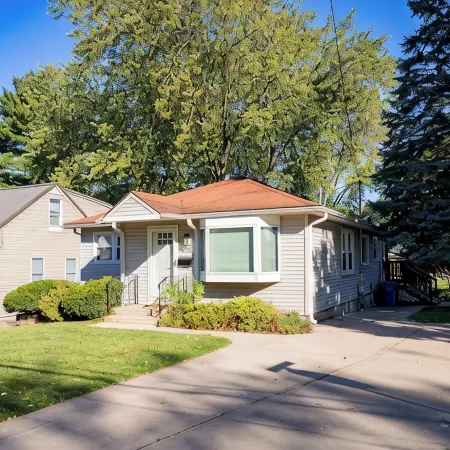 Updated 3 bed + office ranch home close to Downtown Madison