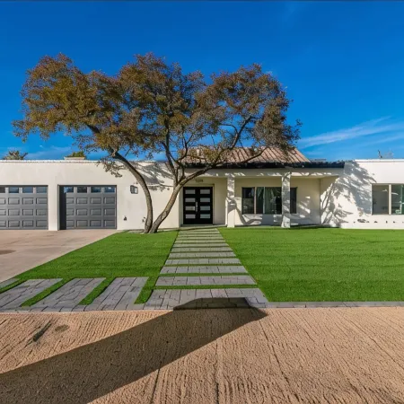 Modern Top Gun House in Arrowhead district. Heated Pool/Outdoor BBQ/Bar/Games