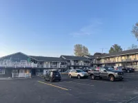 Bayside Inn - Motels