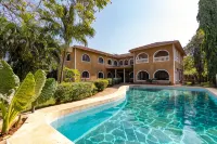 JoysVilla Family Holiday Home - Pet friendly