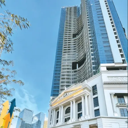 COZI Modern Uptown Parksuites