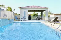 New Large Saltwater Pool-Quiet Area-5 min to beach - Pools