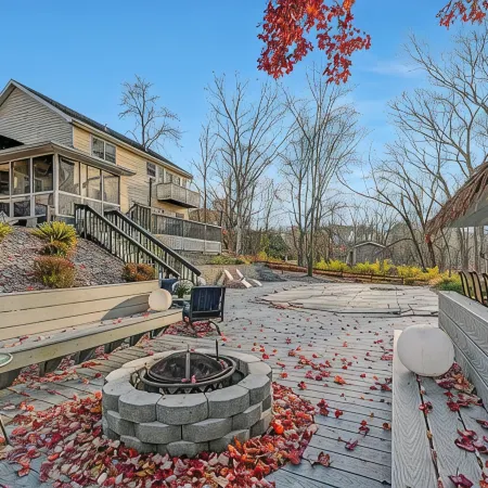 Poconos Idyllic Lakefront House • 12ppl • Gameroom • Hot Tub • Firepit