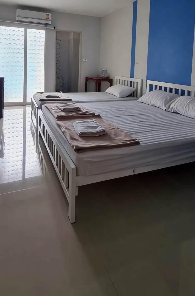 ห้องพื้นฐานสำหรับสามท่าน