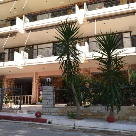 Apartments Zoumperi