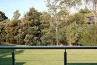 Stylish 3-Bedroom 1Bathroom 1 Ensuite Townhouse - موقف سيارات