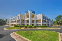 Motel 6 Raleigh, NC - North Hotels in Raleigh