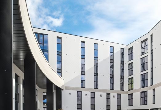 2. 데스티니 스튜던..