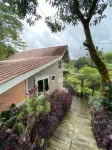 Villa Lembah Ciparay - Clean, Cozy, Family Friendly, with Paddyfield View. Hotels in Pamijahan