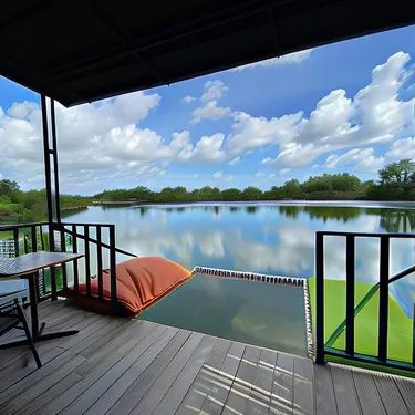 รูปภาพของคราม ฟาร์มสเตย์